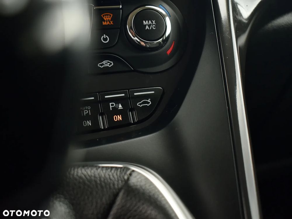Ford Kuga - 28