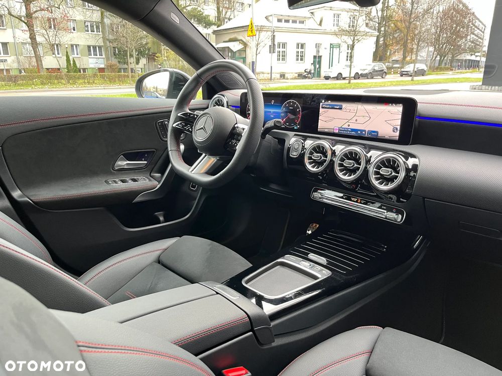 Mercedes-Benz CLA 200 mHEV AMG Line 7G-DCT - 14