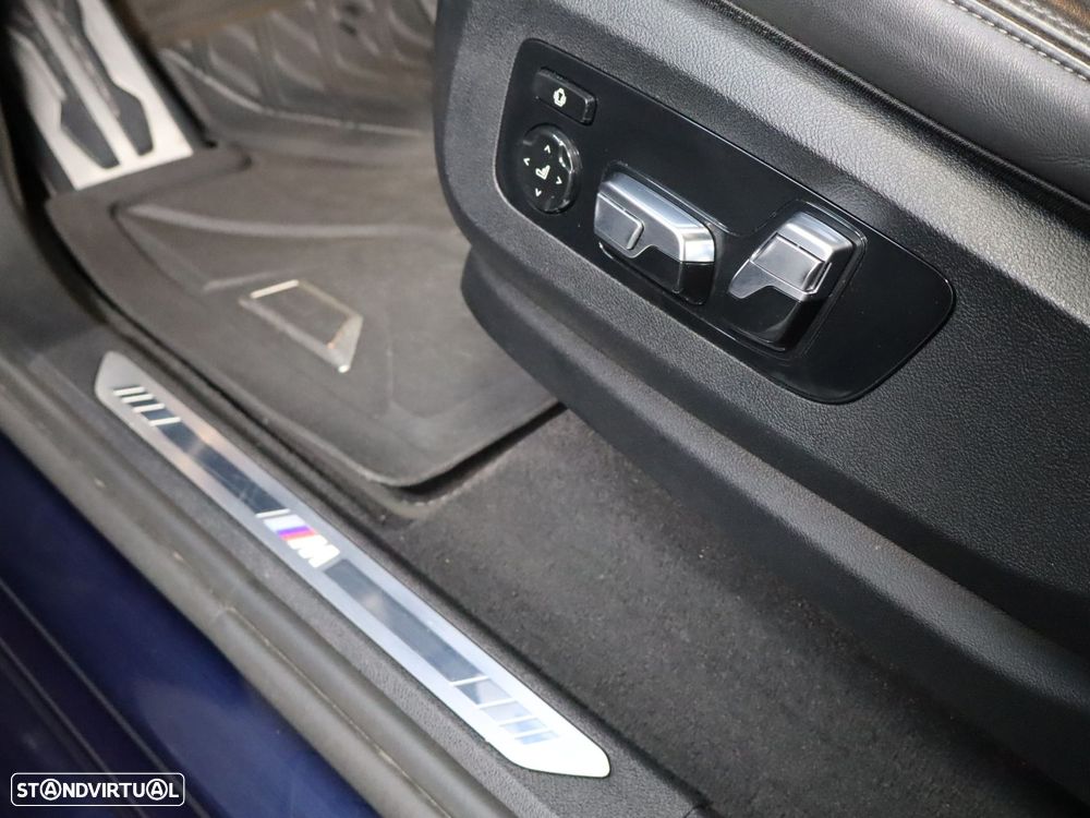 BMW X7 40 d xDrive Pack M Desportivo - 11