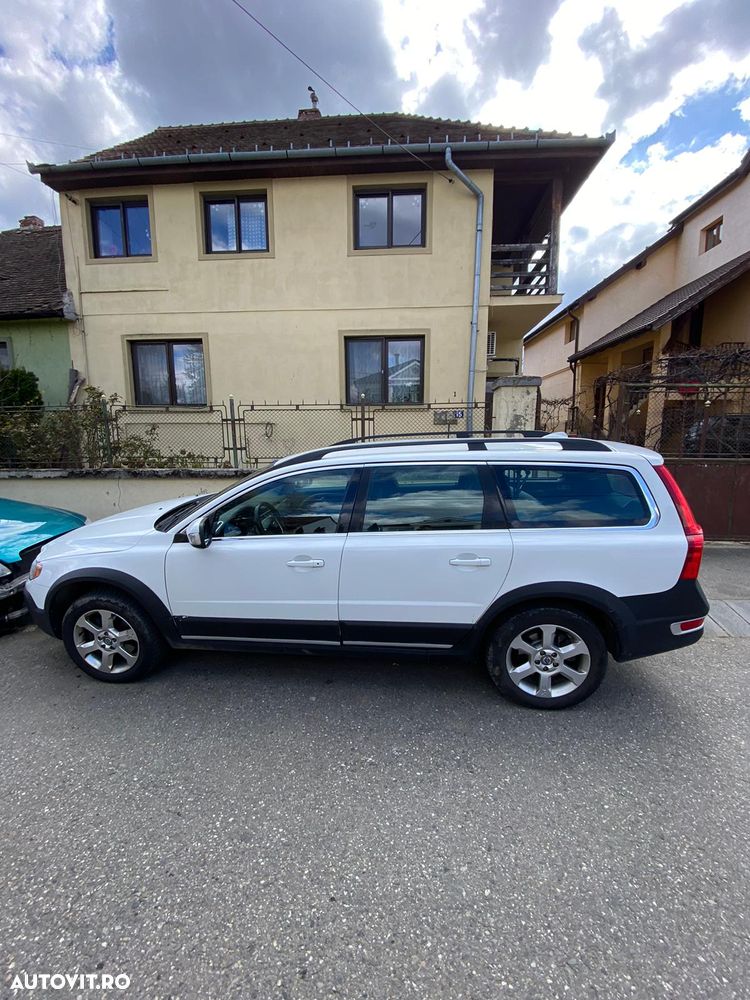 Volvo XC 70 D5 AWD Geartronic Momentum - 3