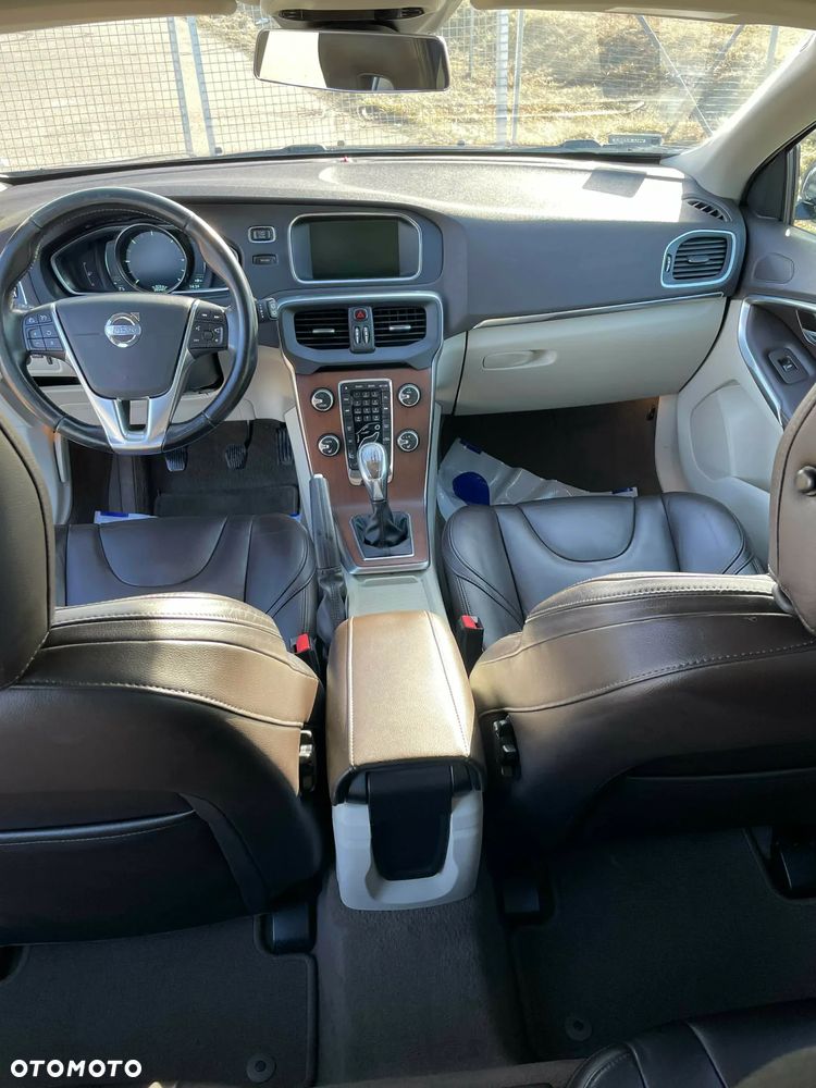 Volvo V40 D2 - 4