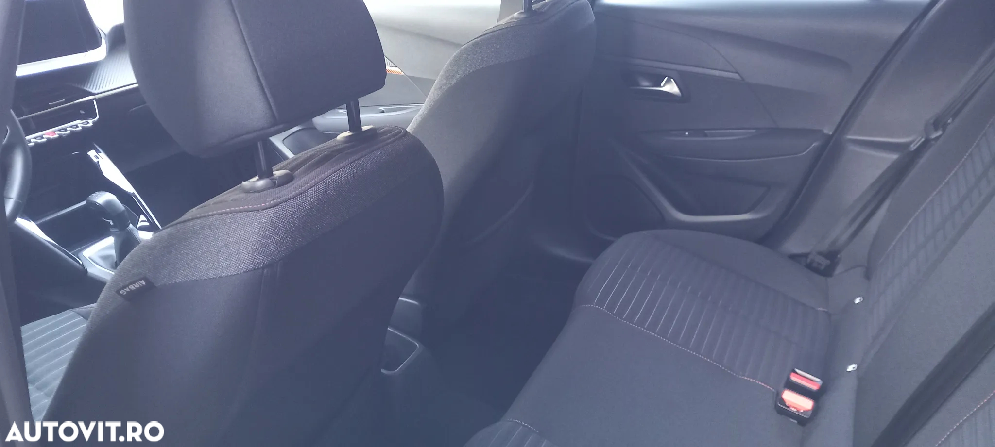 Peugeot 208 - 7