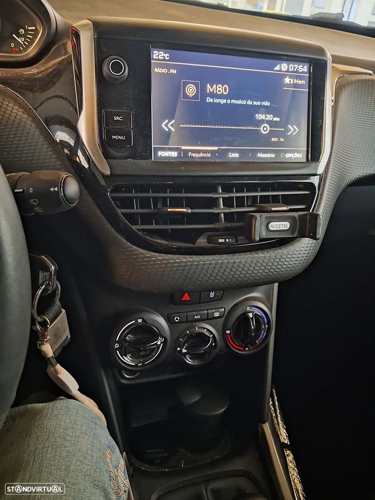 Peugeot 2008 1.2 PureTech Style - 3