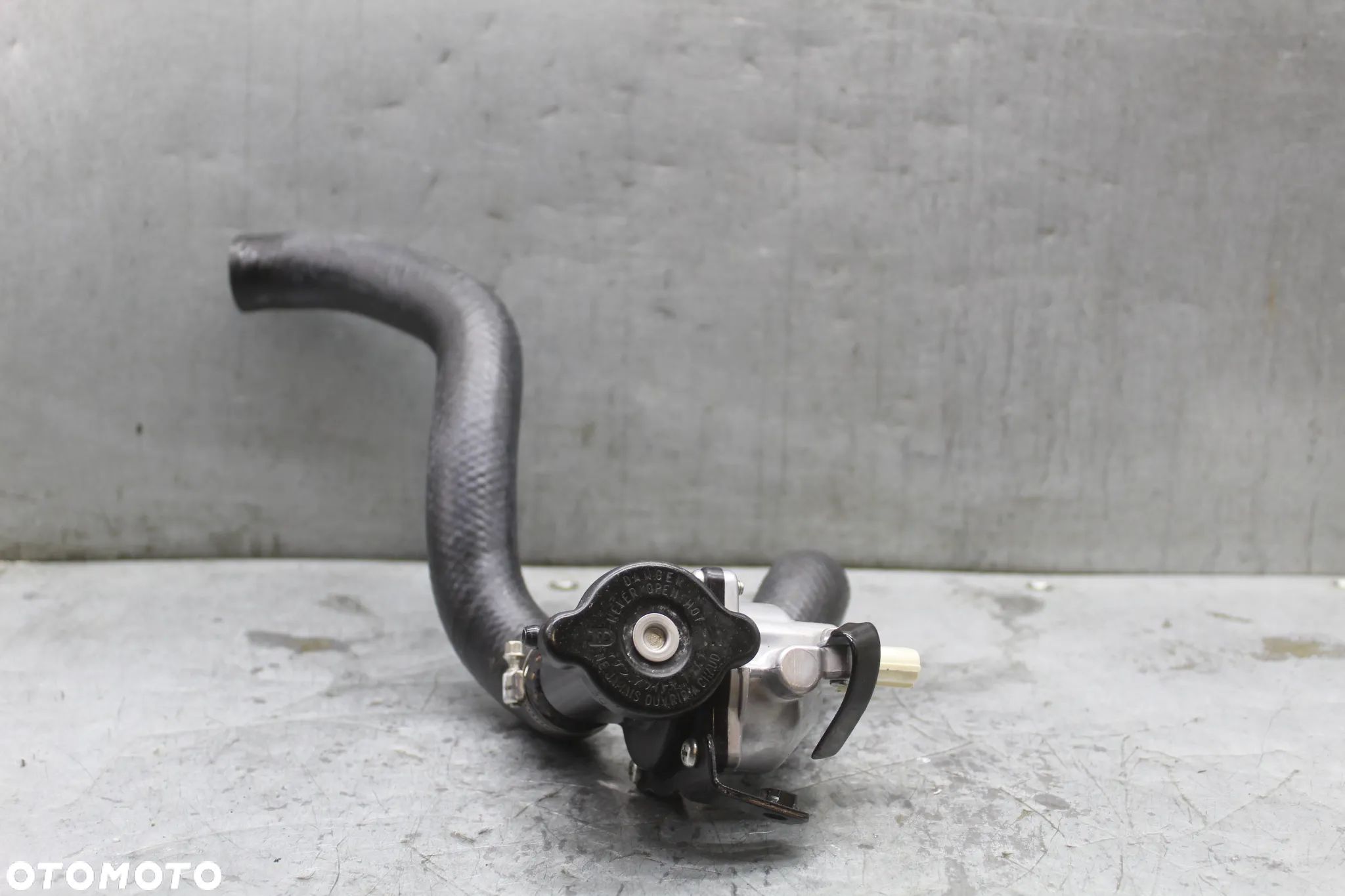 Kawasaki Z800 Z 800 Termostat korek wlewu obudowa termostatu - 1