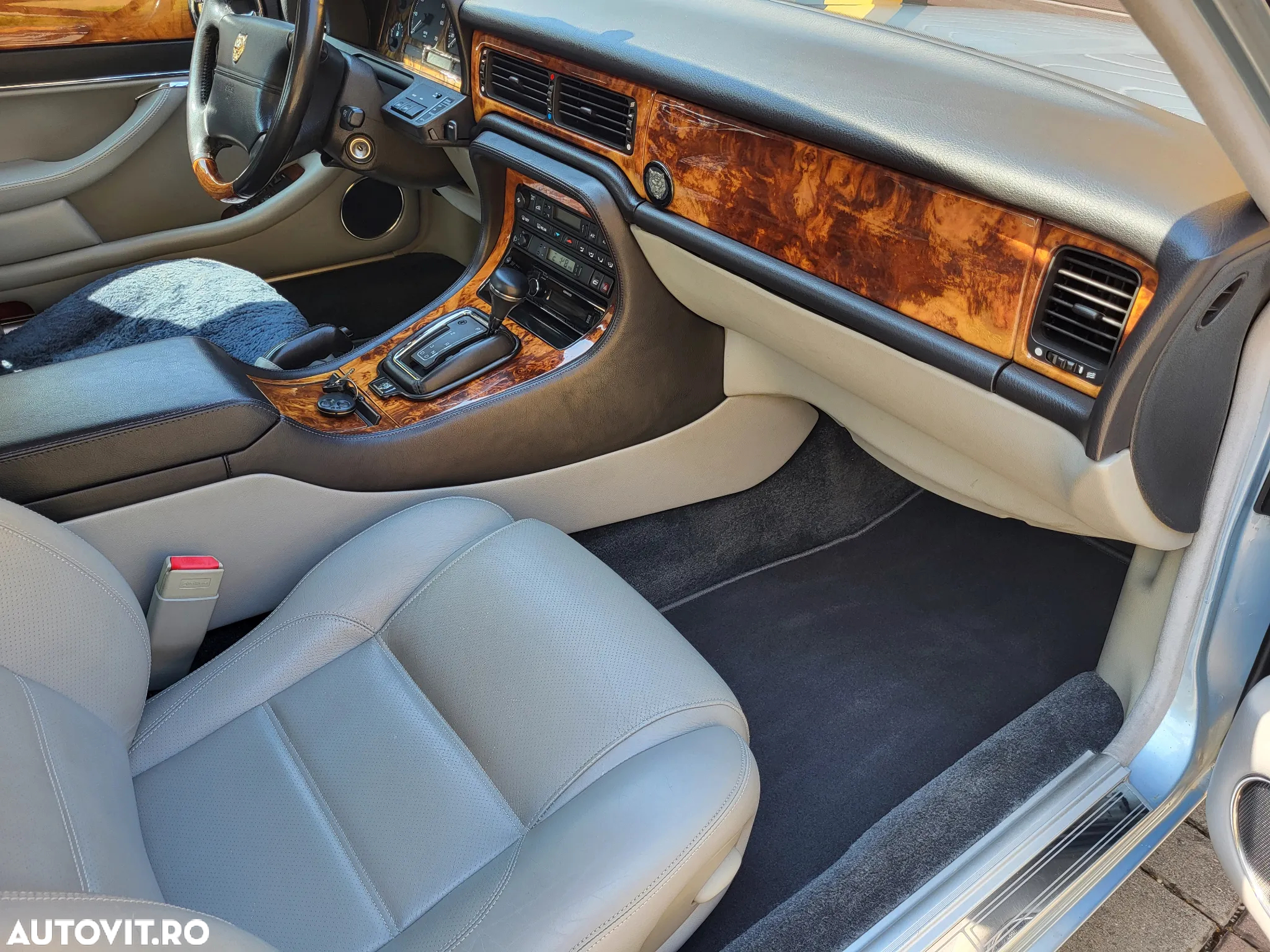Jaguar XJ - 5