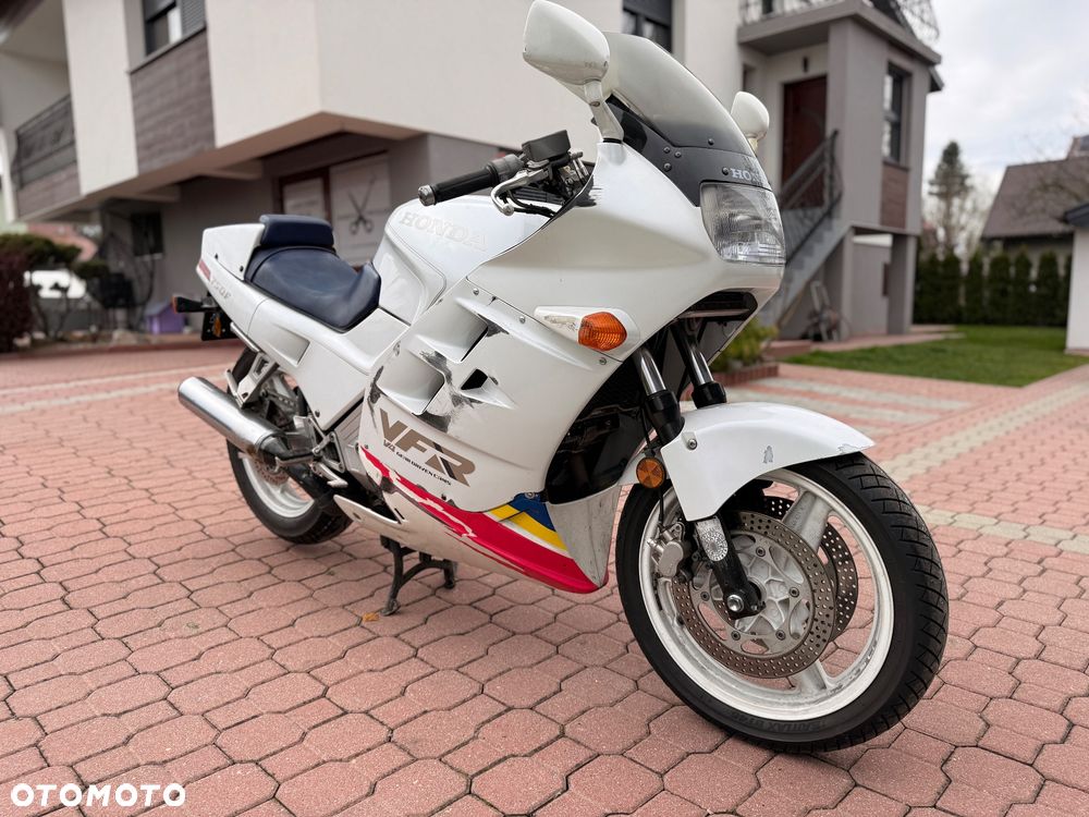 Honda VFR - 3