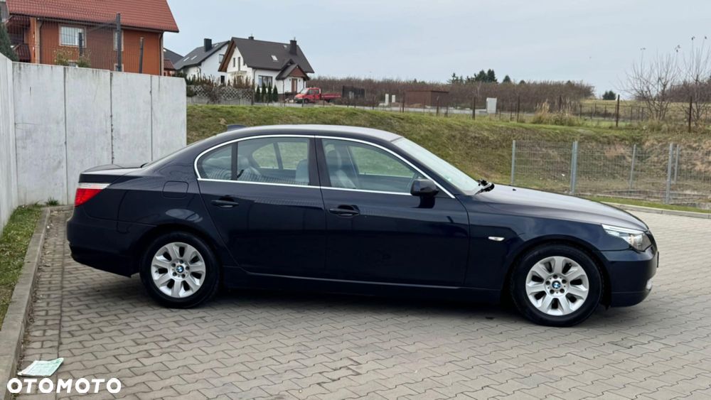 BMW Seria 5 523i - 7