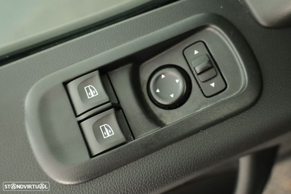 Renault master ver-2-3-dci-l2h2-3-5t - 16