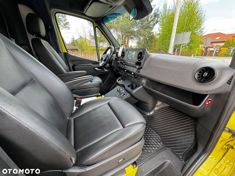 Mercedes-Benz Sprinter - 22