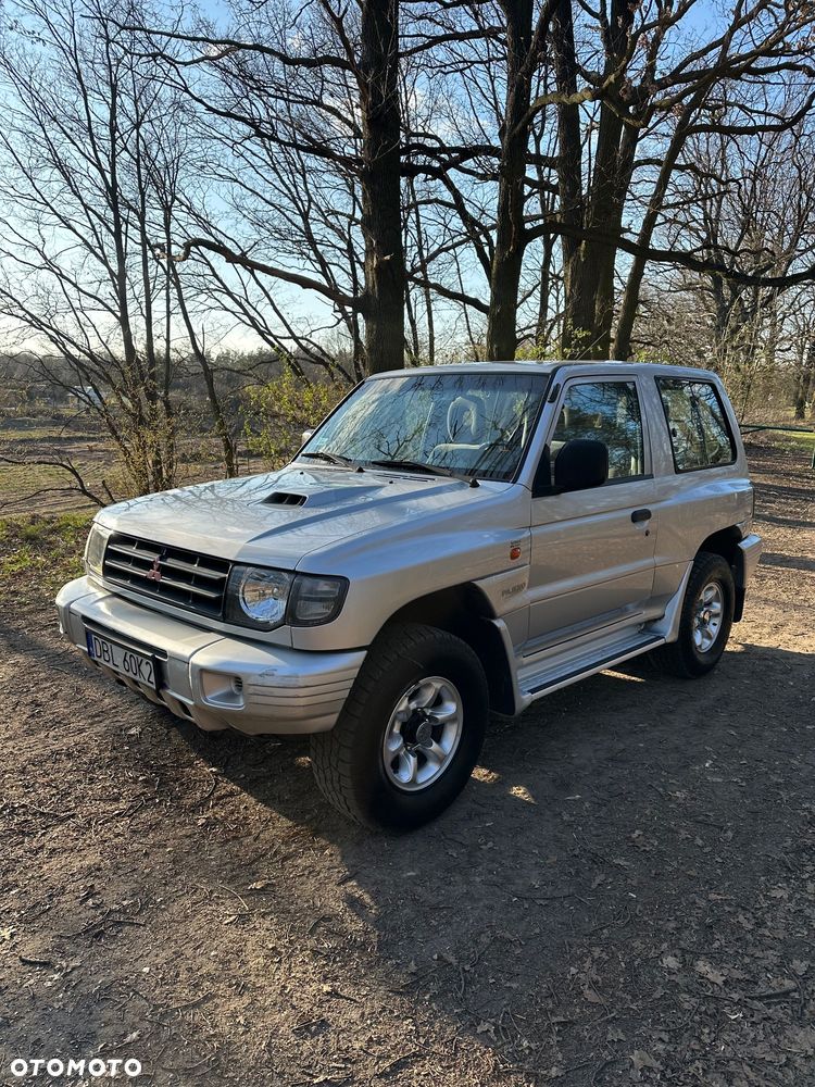 Mitsubishi Pajero - 1