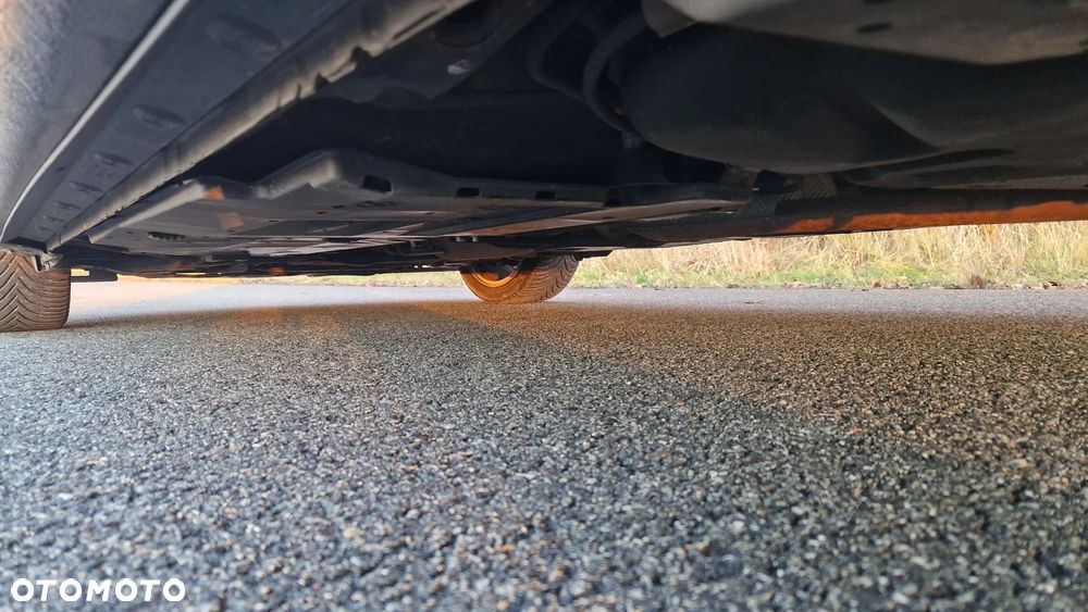 Toyota Auris 1.8 HSD Luna - 8