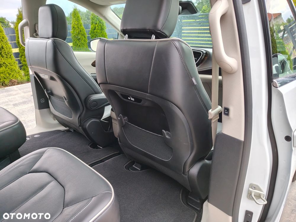 Chrysler Pacifica - 29