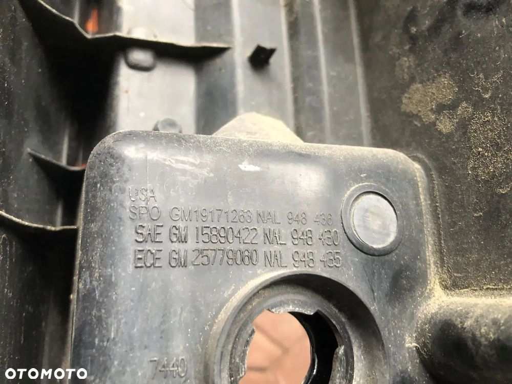 CADILLAC ESCALADE III 6,2 V8 2006-2014 LAMPA LEWA TYLNA TYŁ LED - 11