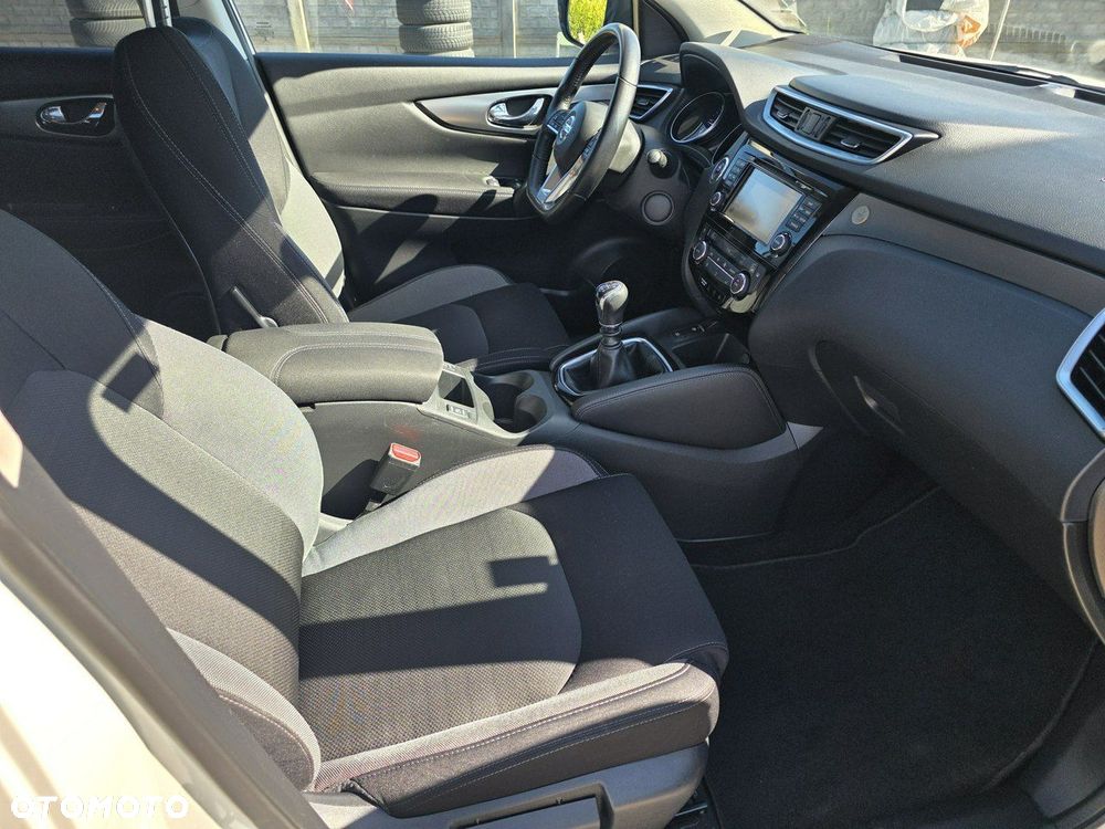 Nissan Qashqai 1.6 DCi ALL-MODE 4x4i N-Connecta - 17