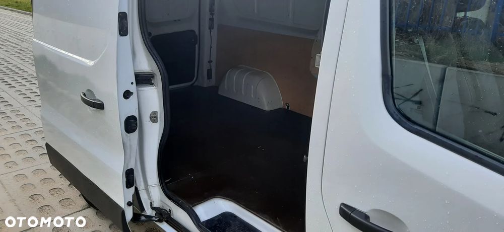 Renault Trafic - 10