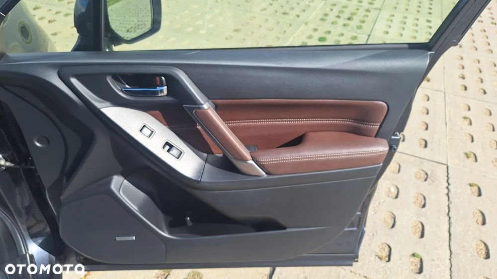 Subaru Forester 2.0 XT Platinum Lineartronic - 8