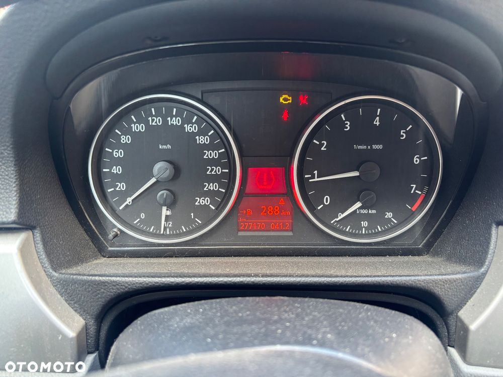 BMW Seria 3 325i - 4