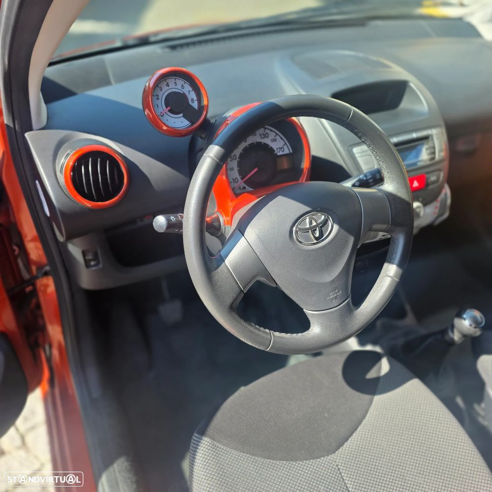 Toyota Aygo 1.0 Orange Edition - 16