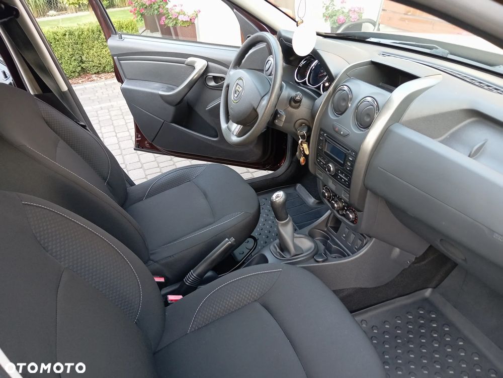 Dacia Duster 1.6 SCe Laureate S&S - 29