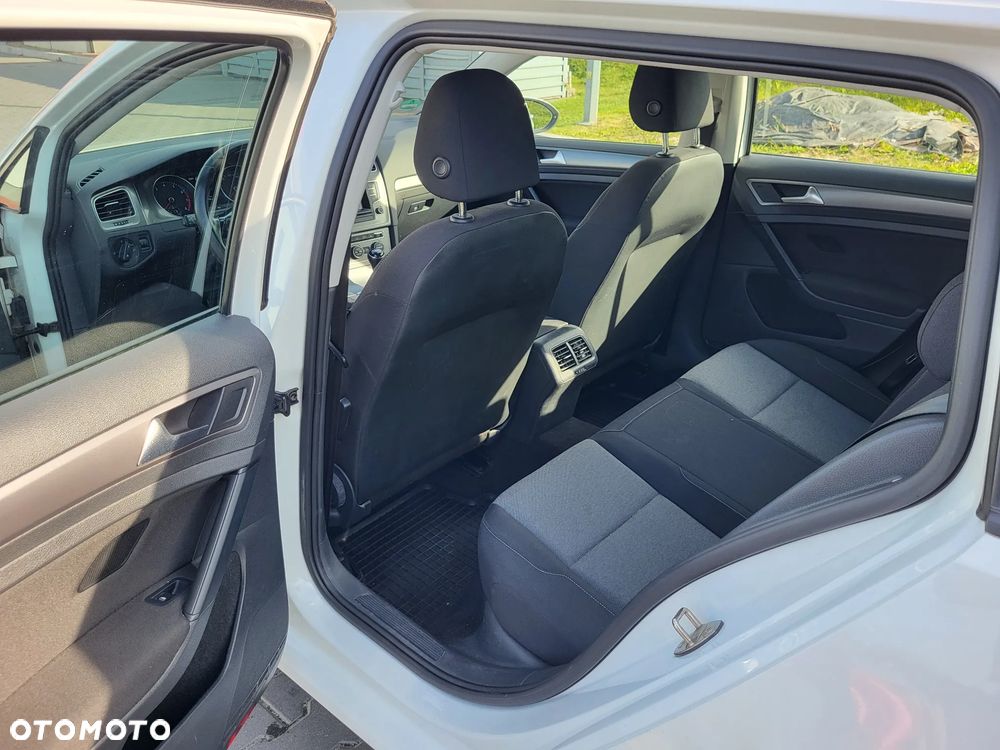 Volkswagen Golf Variant 1.2 TSI BMT Trendline - 24