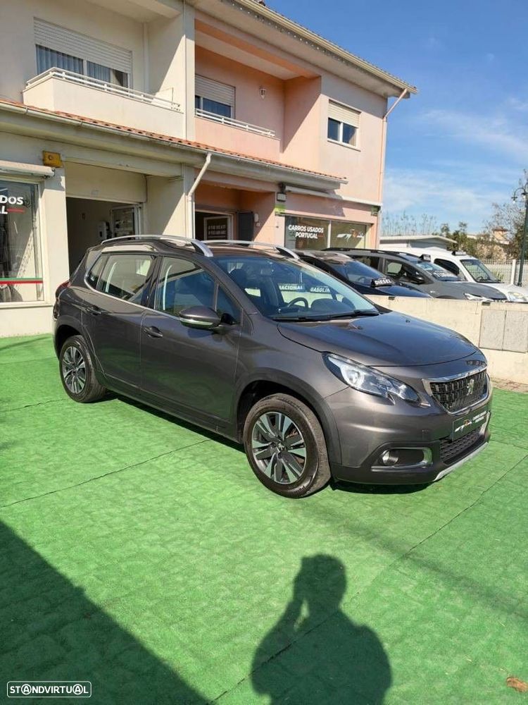 Peugeot 2008 1.2 PureTech Allure - 4