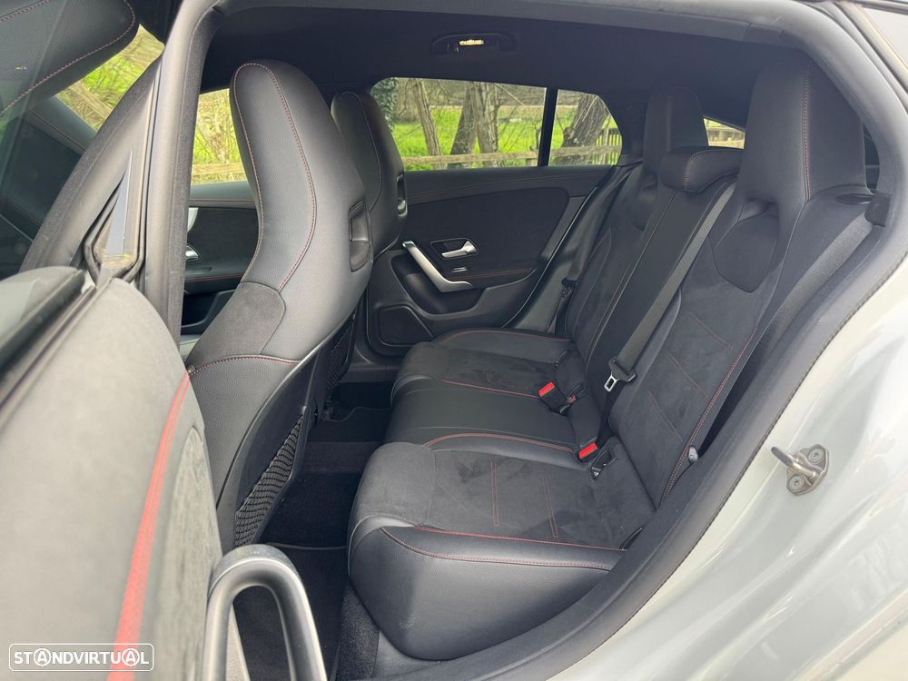 Mercedes-Benz CLA 250 e Shooting Brake AMG Line - 31