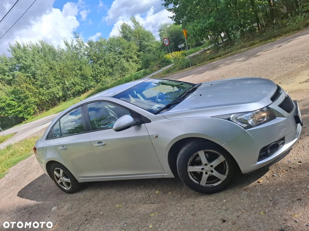 Chevrolet Cruze 1.6 LS - 1