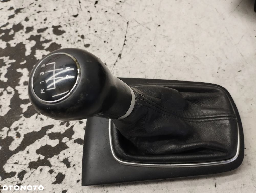 MIESZEK GAŁKA ORYGINAŁ 8L0864261A AUDI A3 8L LIFT - 1