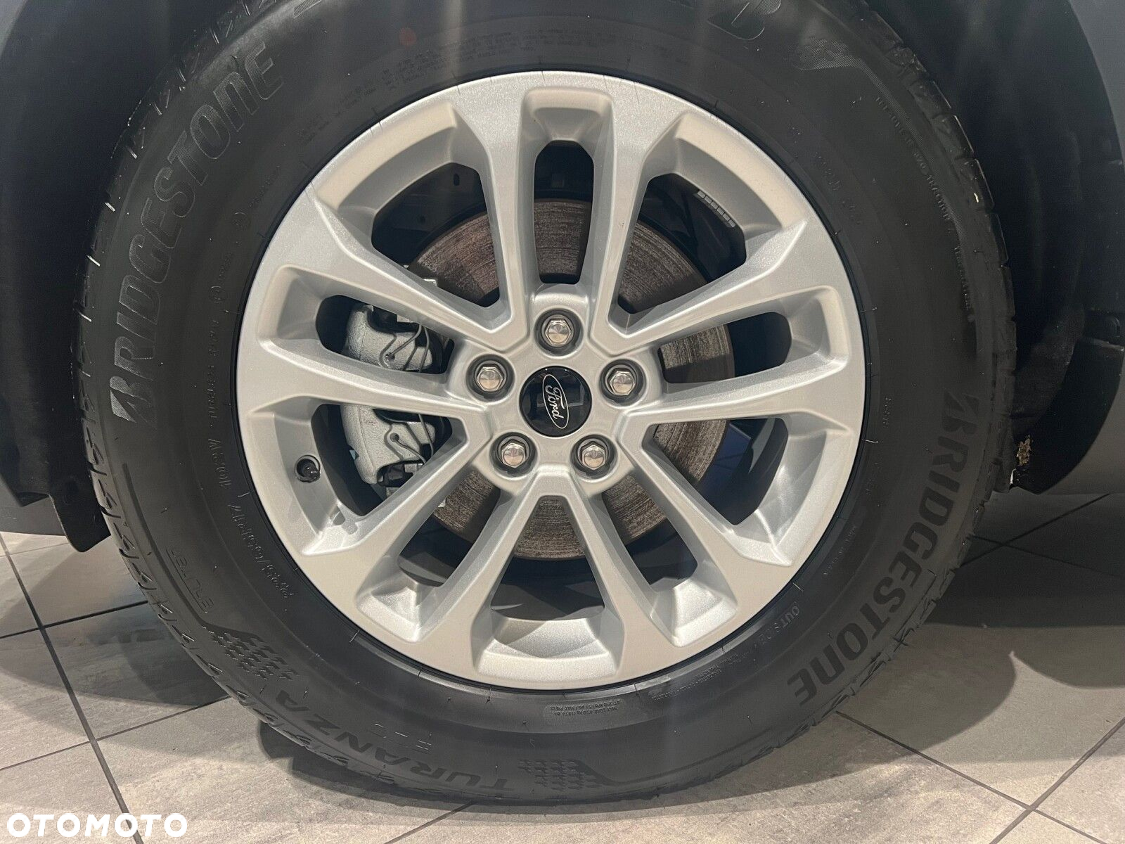 Ford Kuga - 4