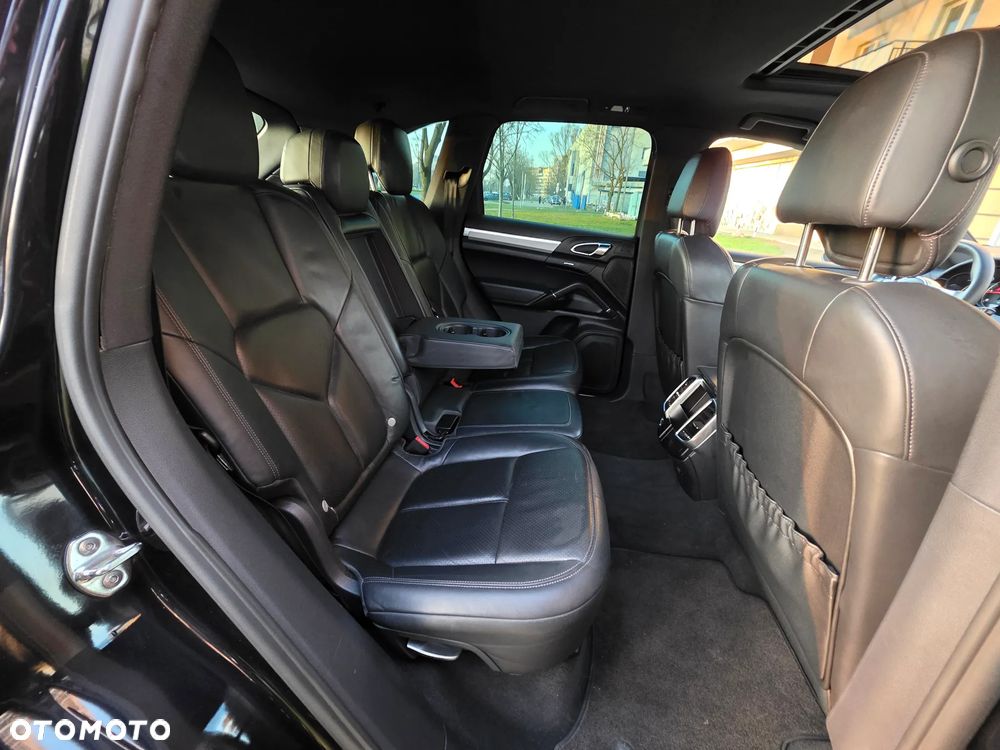 Porsche Cayenne - 34