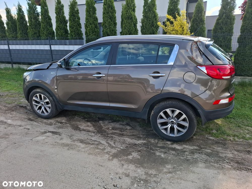 Kia Sportage 2.0 CRDI AWD Dream-Team Edition - 4