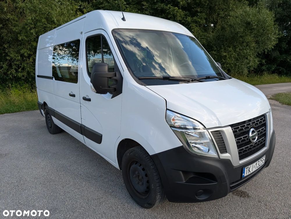 Nissan NV400 - 1