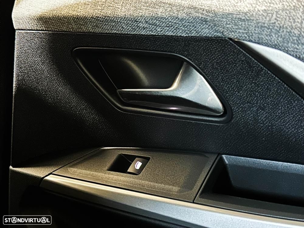 Peugeot 5008 1.2 Hybrid Allure Pack e-DCS6 - 23