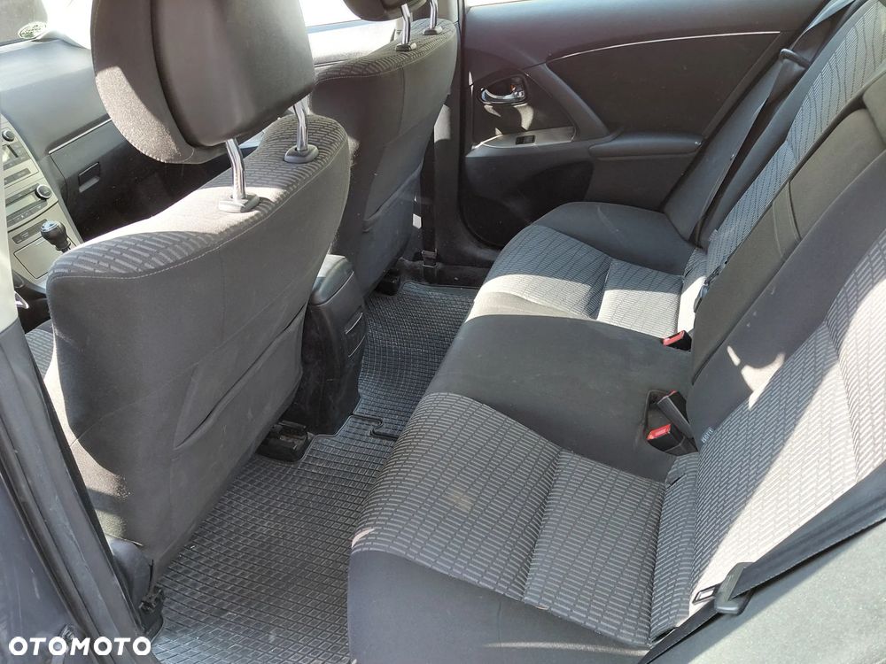Toyota Avensis 1.8 Sol - 8