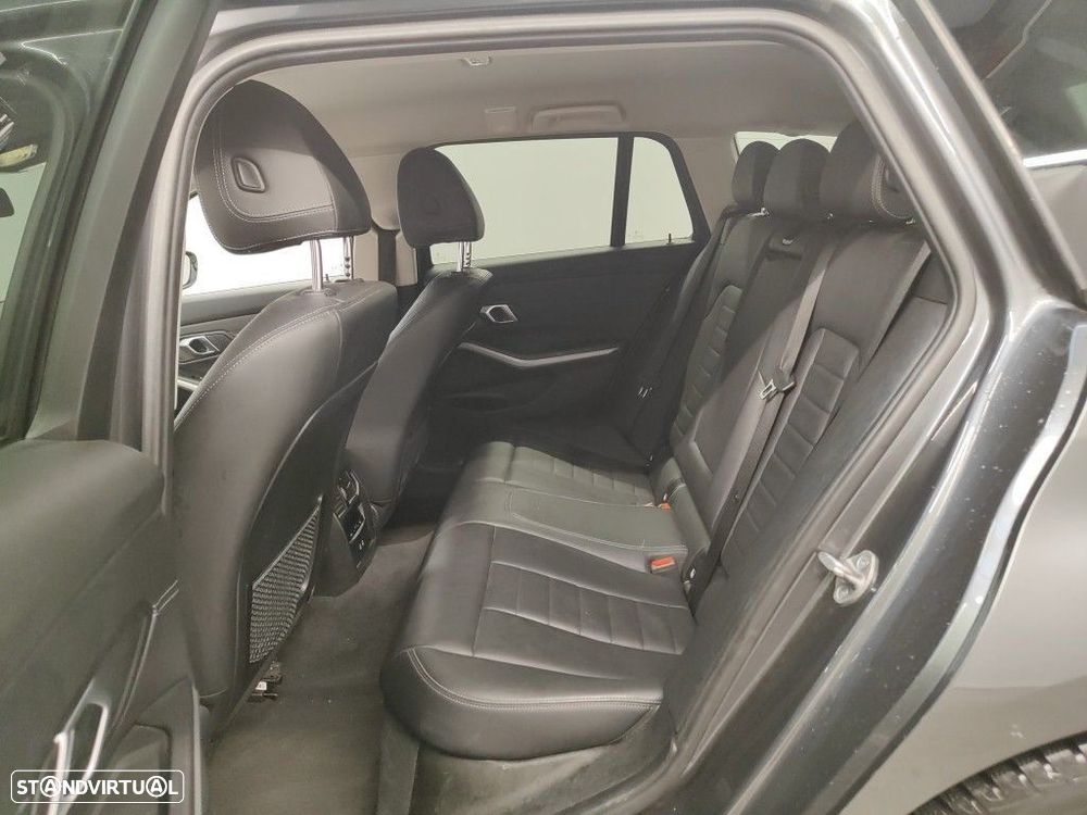 BMW 320 d Touring Auto - 10