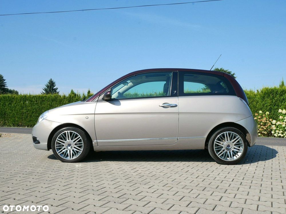 Lancia Ypsilon Y 1.4 16v Automatik Platino - 2