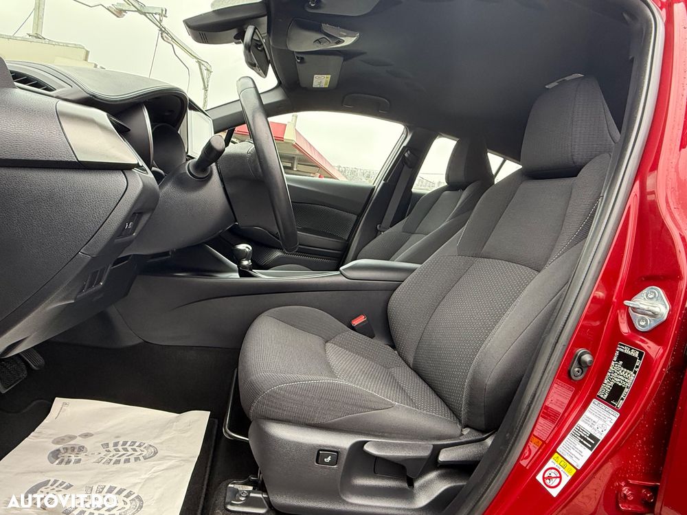 Toyota C-HR Hybrid Style - 11