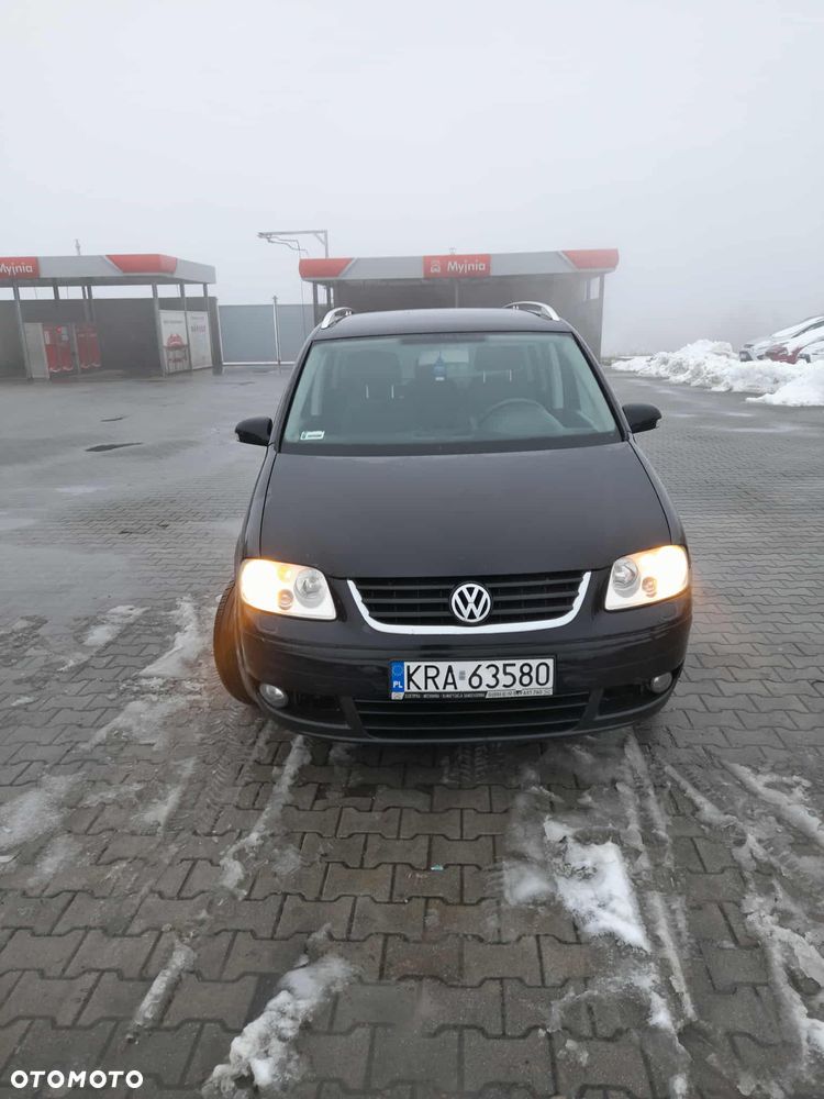 Volkswagen Touran 2.0 TDI Highline - 9