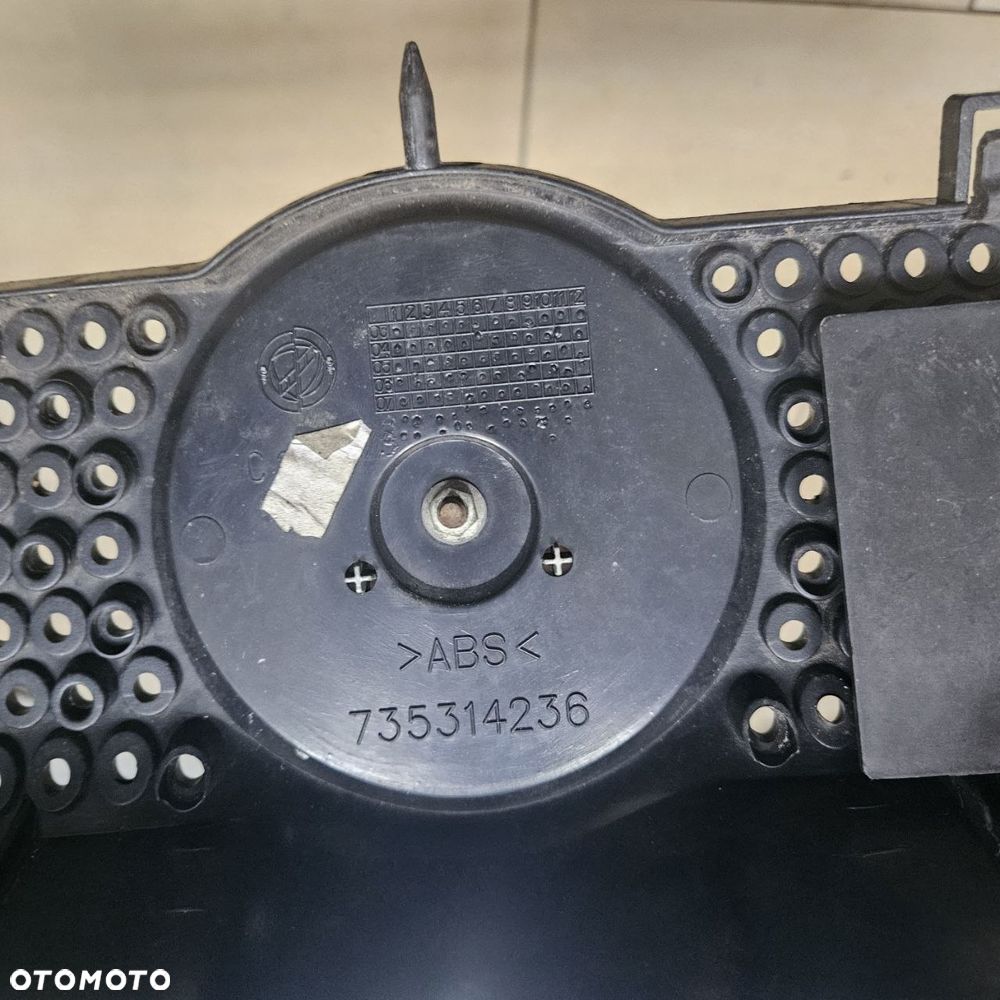 Maskownica / Grill / Atrapa górna chłodnicy / Fiat Panda / 735314236 - 3
