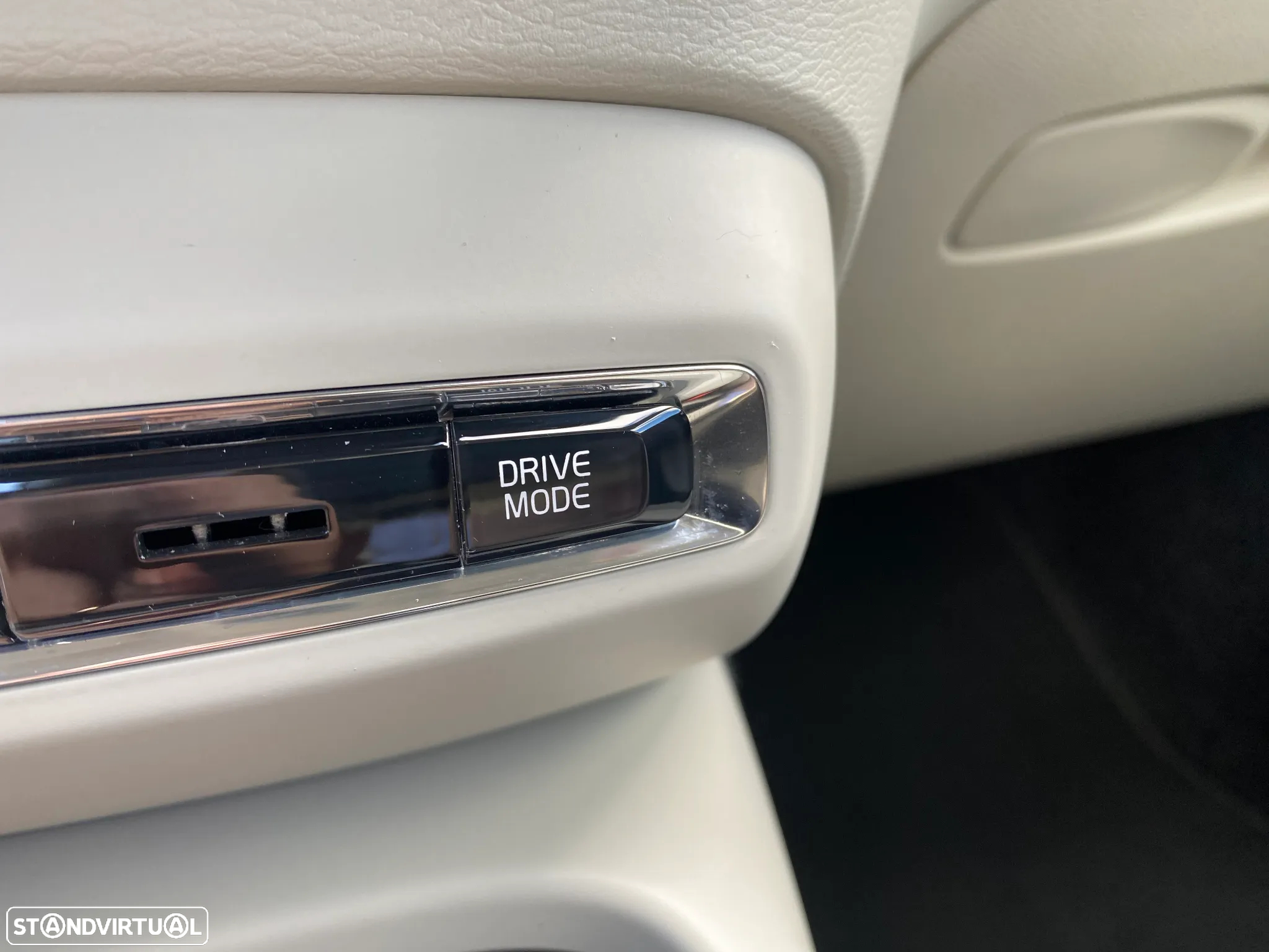 Volvo XC 40 2.0 D3 Momentum Plus Geartronic - 35