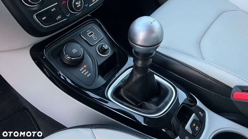 Jeep Compass 2.0 MultiJet Active Drive Limited - 21