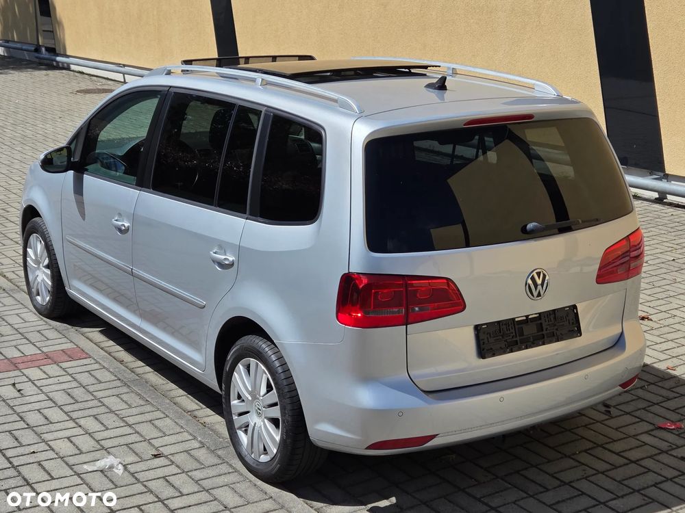 Volkswagen Touran 1.6 TDI DPF BlueMotion Technology DSG Highline - 9