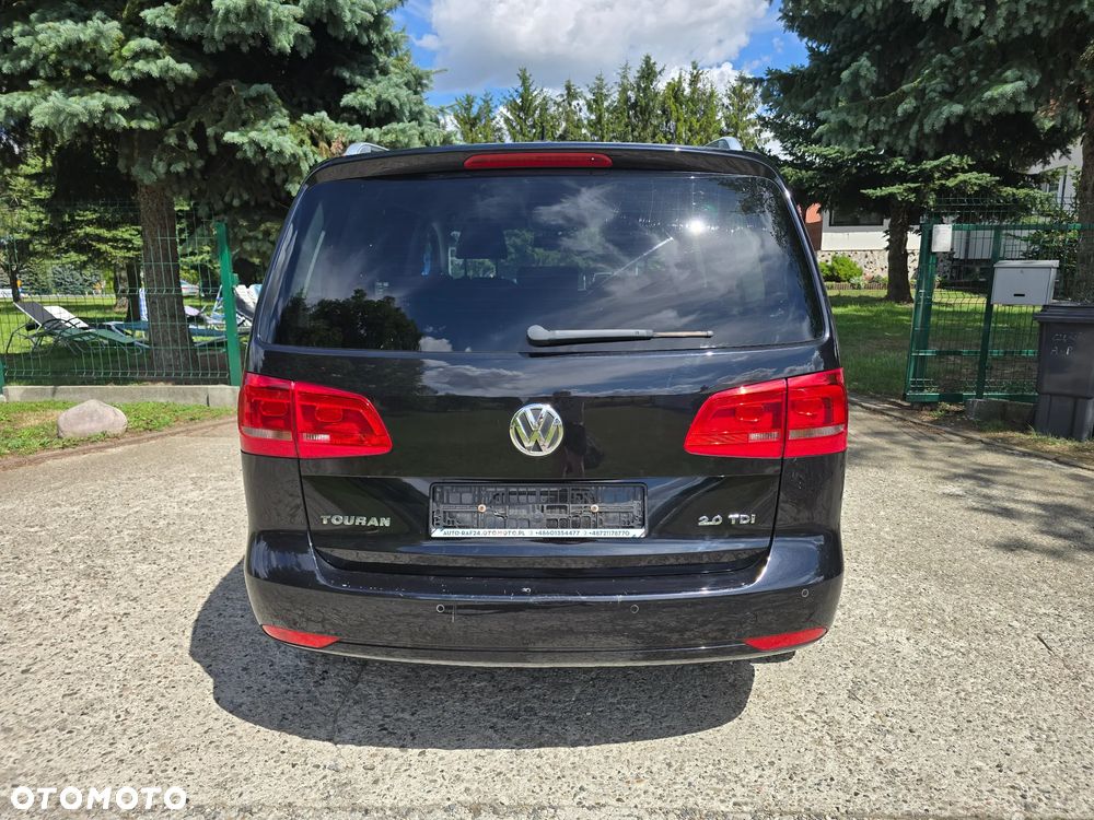 Volkswagen Touran - 19
