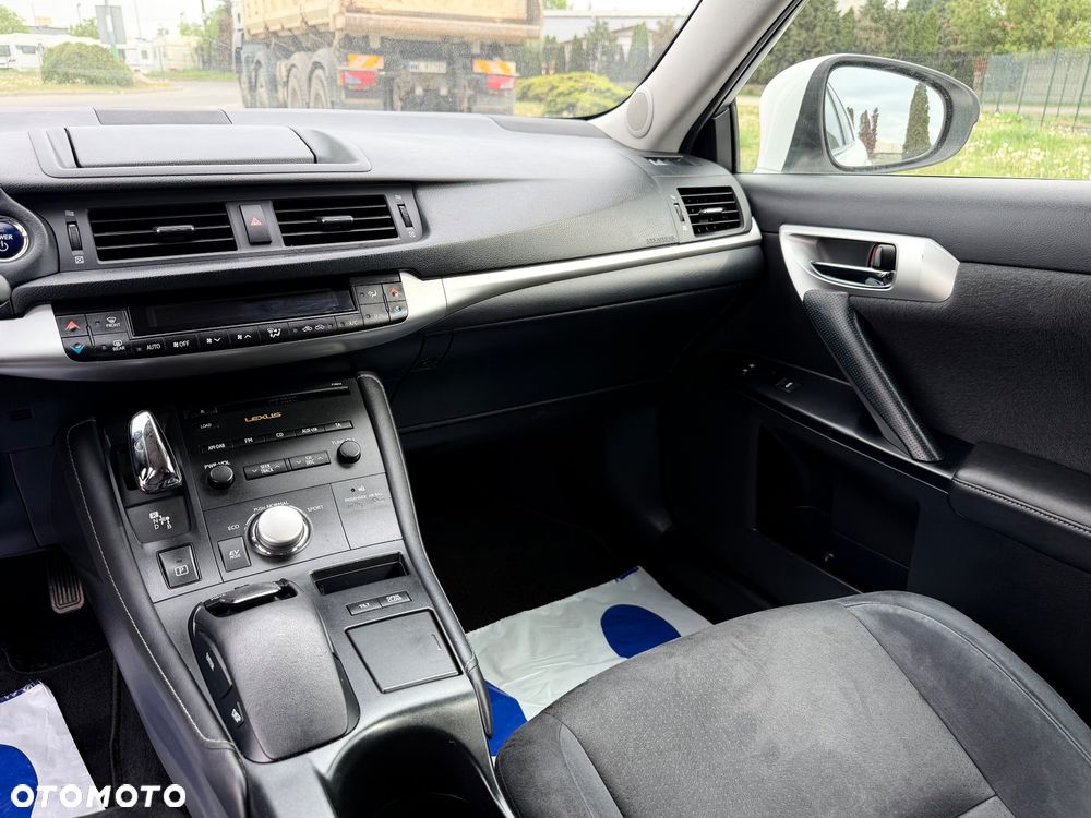Lexus CT 200h Prestige - 13