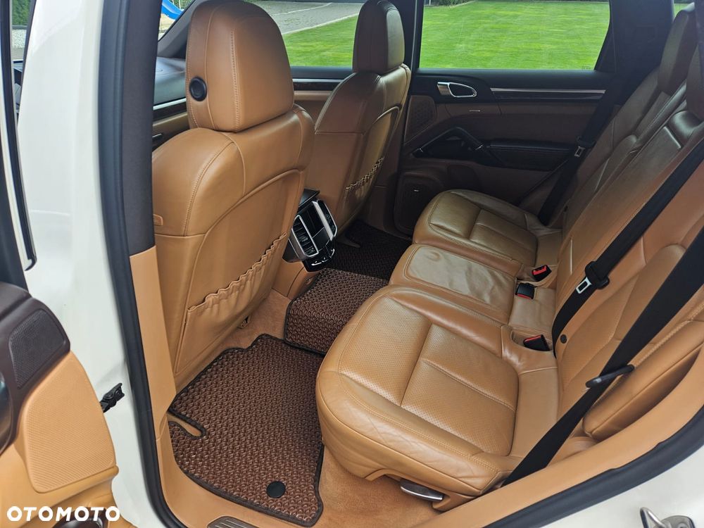 Porsche Cayenne S - 10
