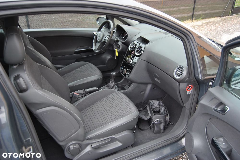 Opel Corsa 1.4 Cosmo - 11