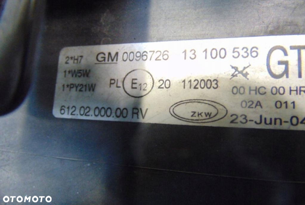 OPEL CORSA C REFLEKTOR PRAWY STAN WIDOCZNY NA ZDJĘCIU - 8