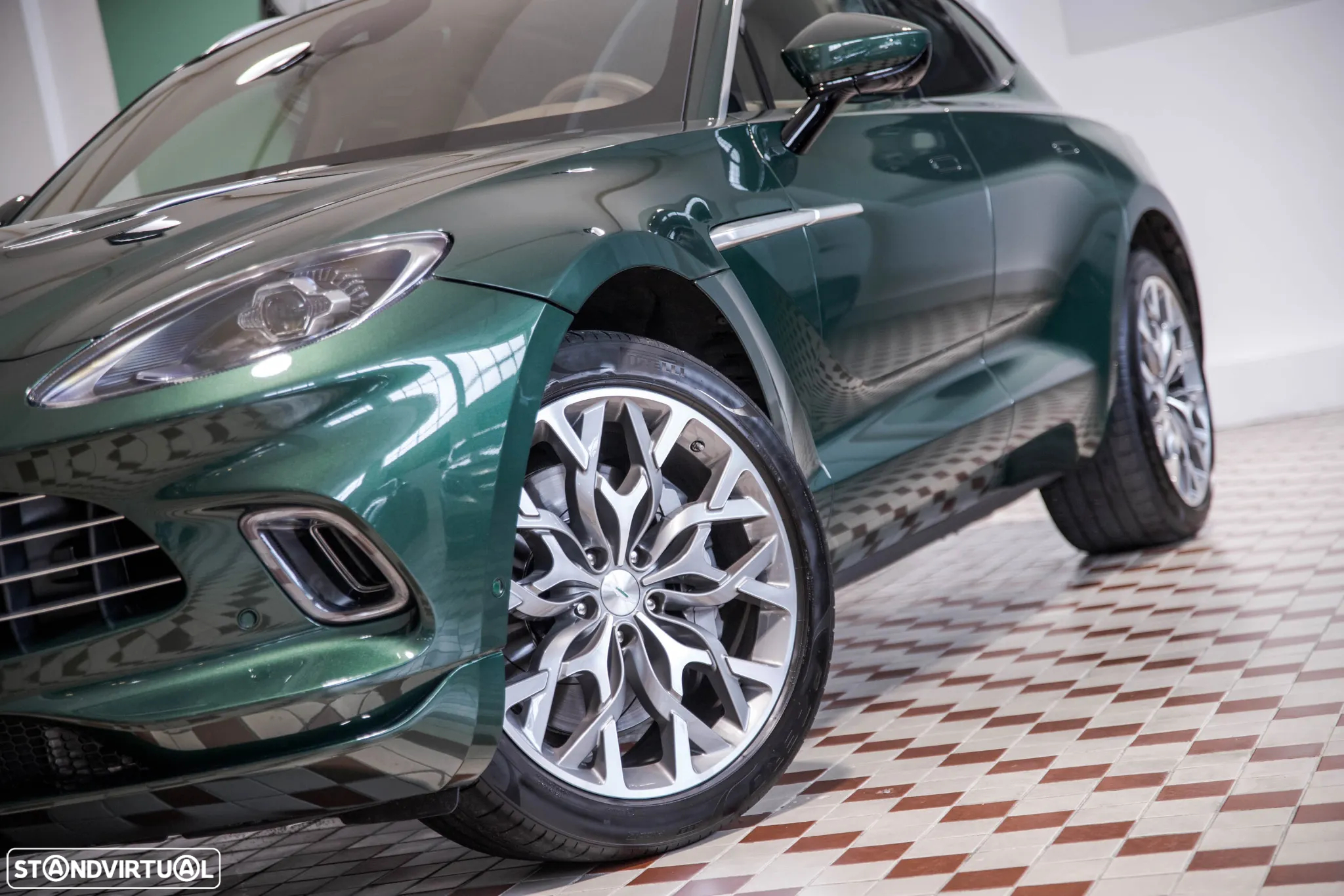 Aston Martin DBX Standard - 6