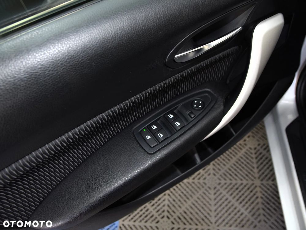 BMW Seria 1 116d EfficientDynamics Edition Urban Line - 20