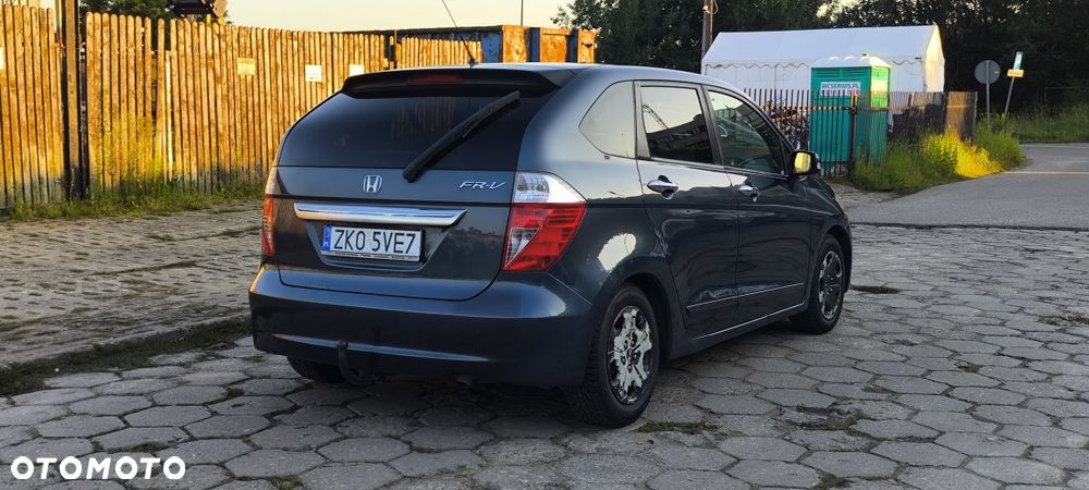 Honda FR-V - 4